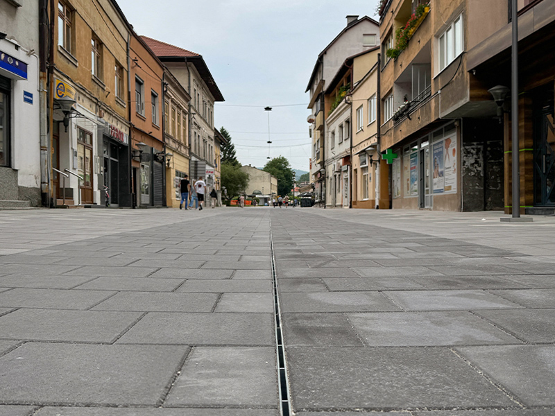 Qmax Neo-Travnik 2